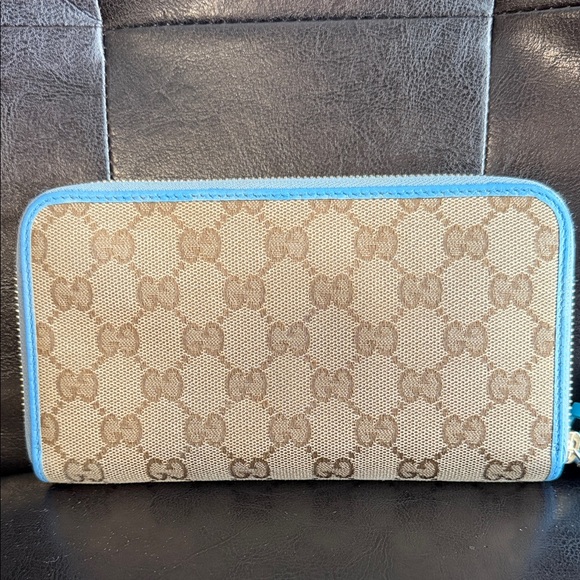 Gucci Beige and Blue Zip Wallet - Picture 2 of 9